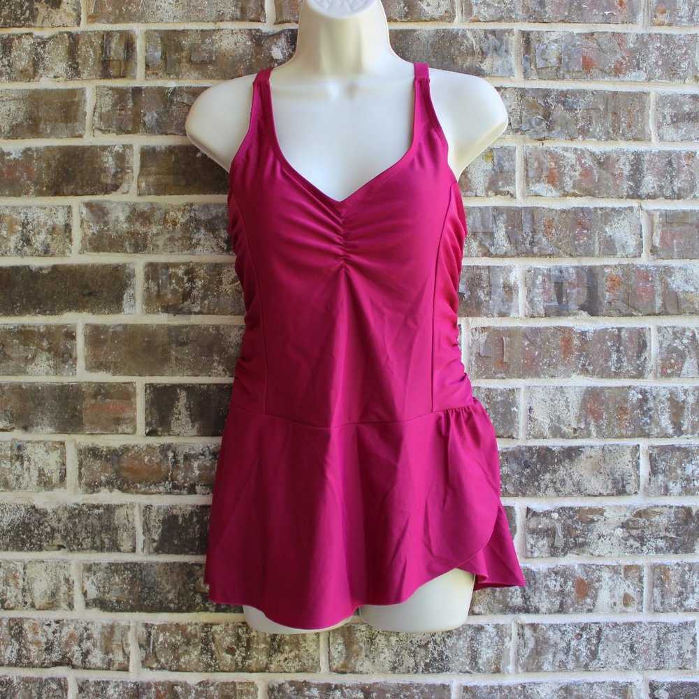 Sea & Sand Swimwear Women's One Piece Swimsuit Skirted Berry Size 8